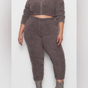 Skims Amethyst Fleece Teddy Joggers NWT